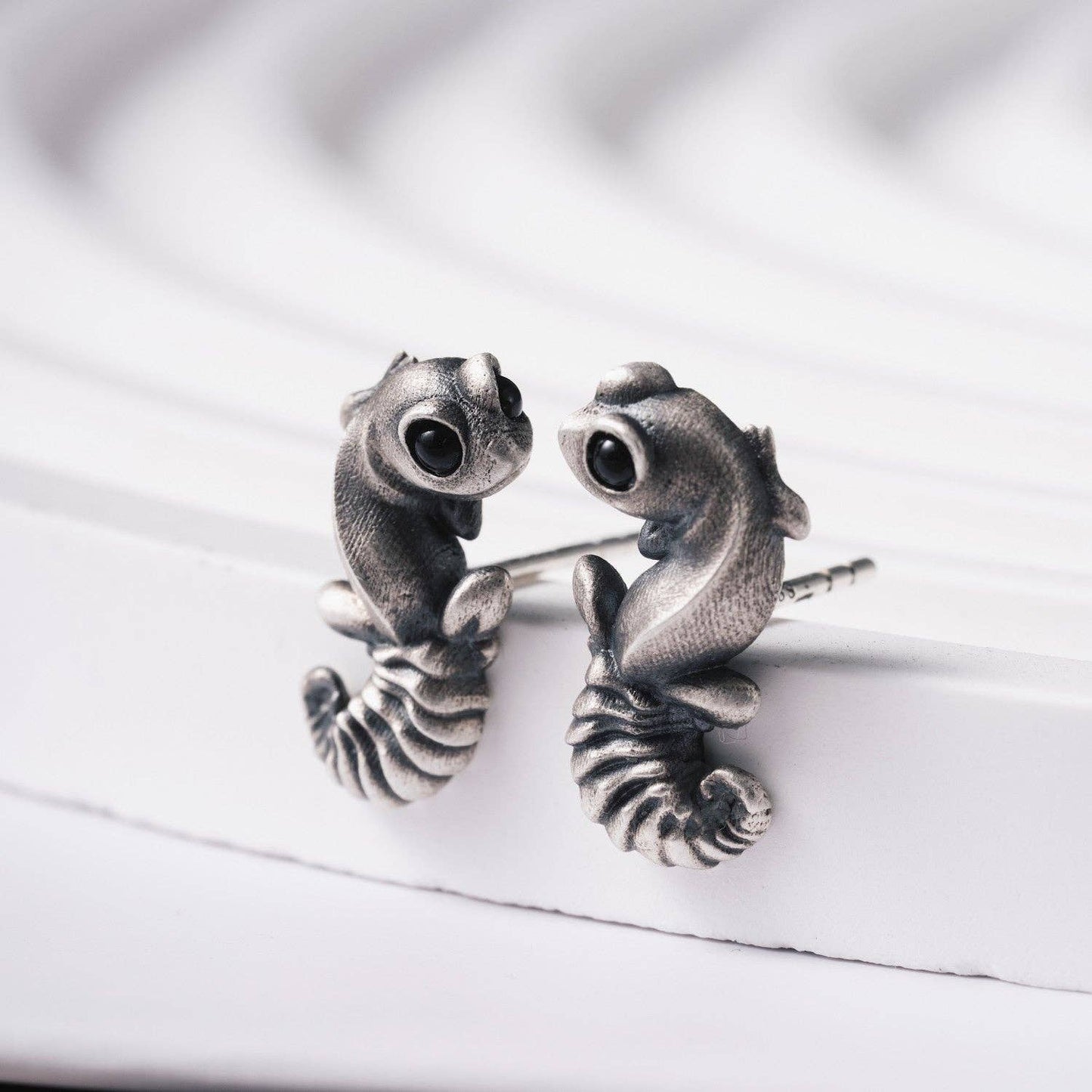 Coppertist.wu - Knob Tail Gecko Earrings: Oxidized Silver