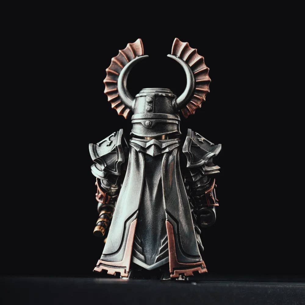 Crusader Figurine: White Bronze & Copper & Brass / With Default Weapon