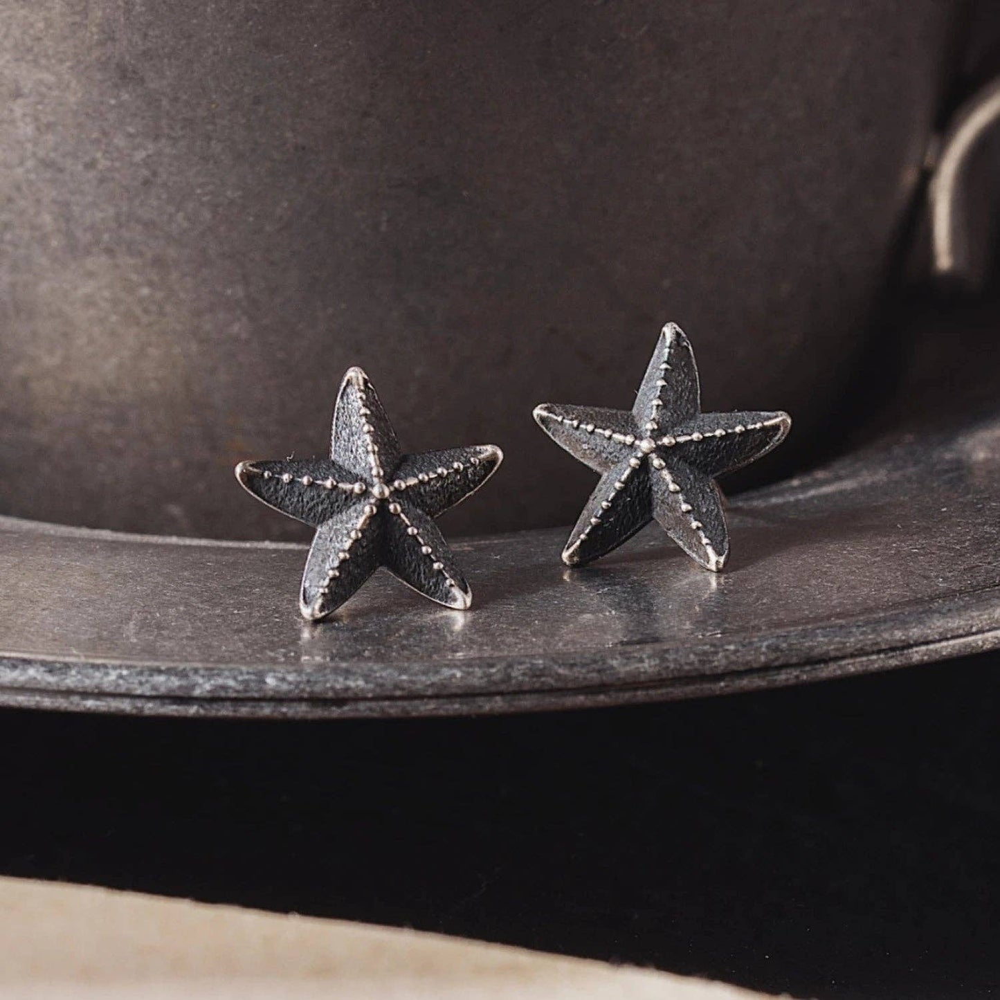 Coppertist.wu - Starfish Earrings: Oxidized Silver