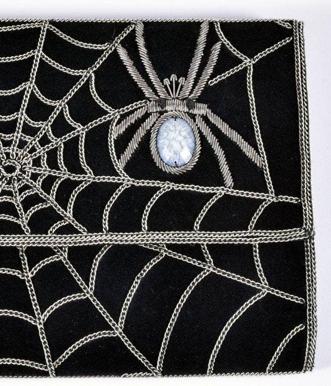 Ricki designs - A SPIDER CLUTCH