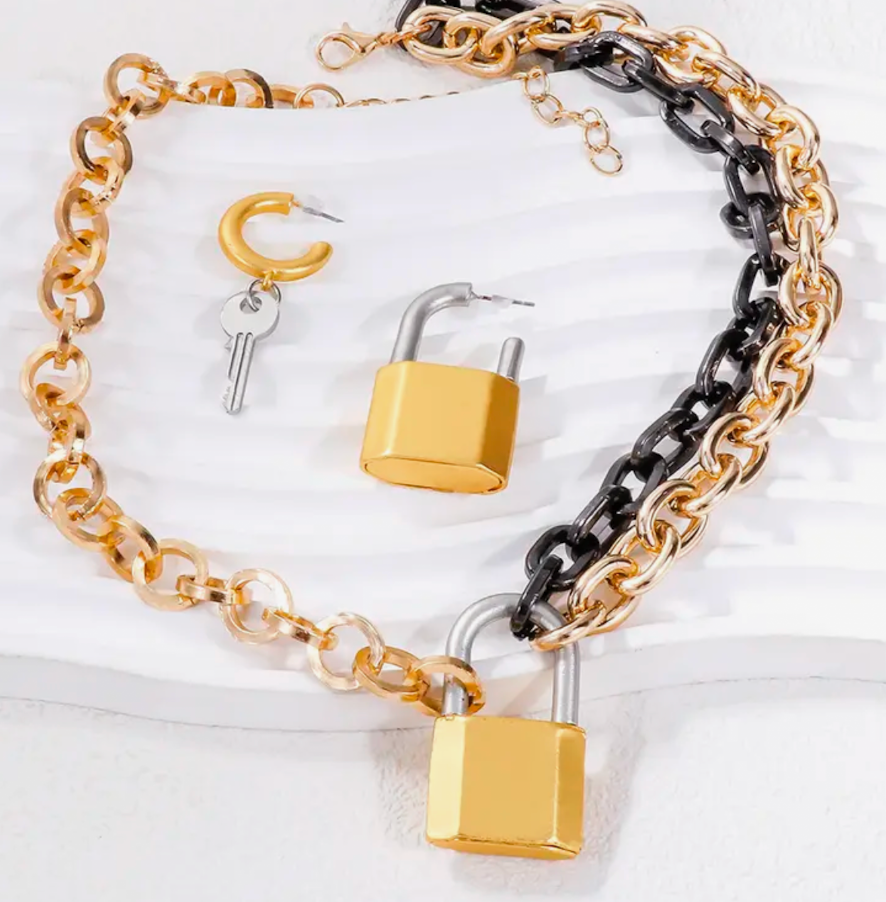 HoopLa Style - Lock and Key  link Chain Necklace Choker