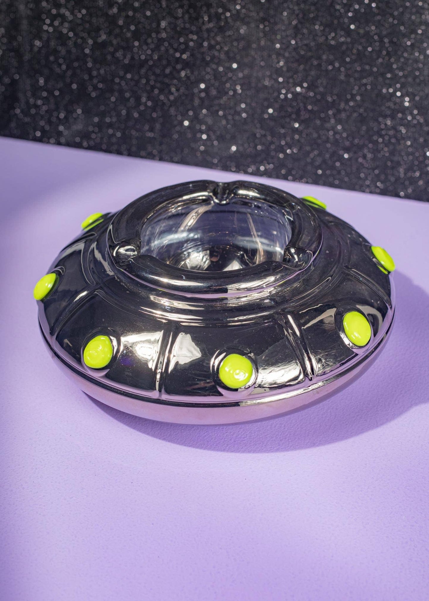 UFO ASHTRAY (glow in the dark)