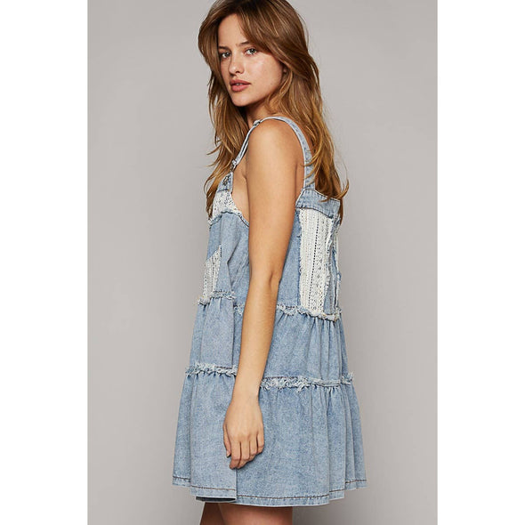 Frayed edge button suspender denim skirt