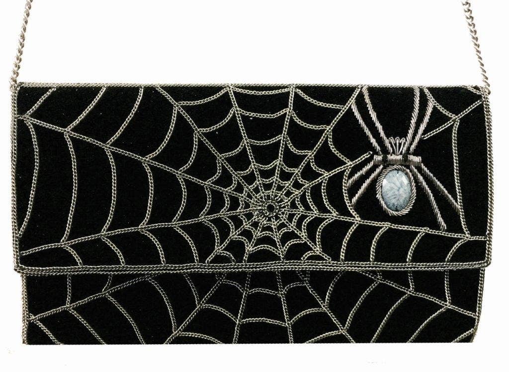 Ricki designs - A SPIDER CLUTCH