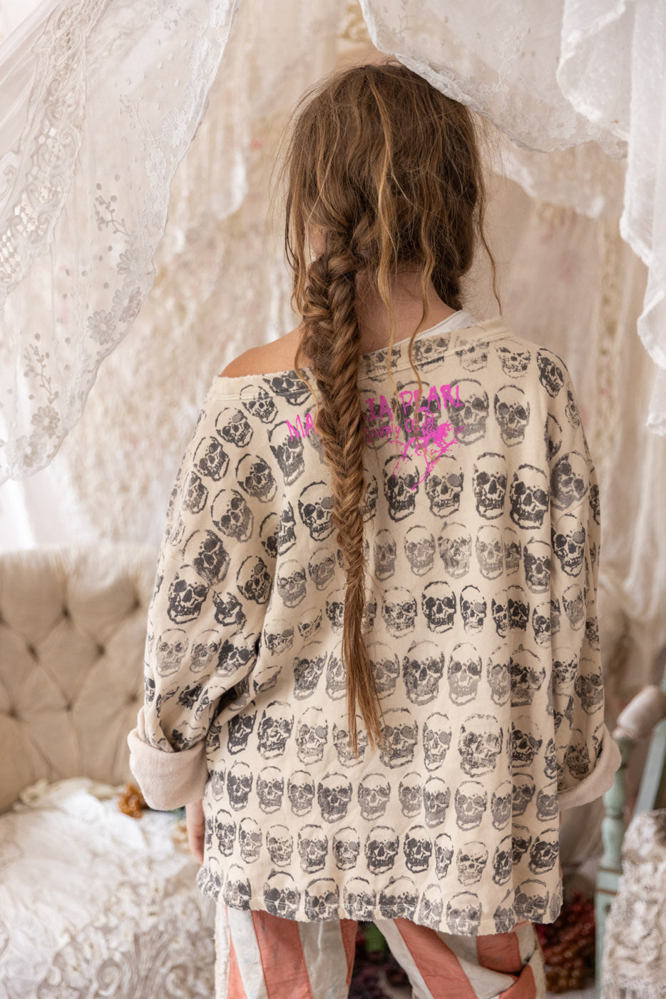 SKULLS NAGO SWEATSHIRT