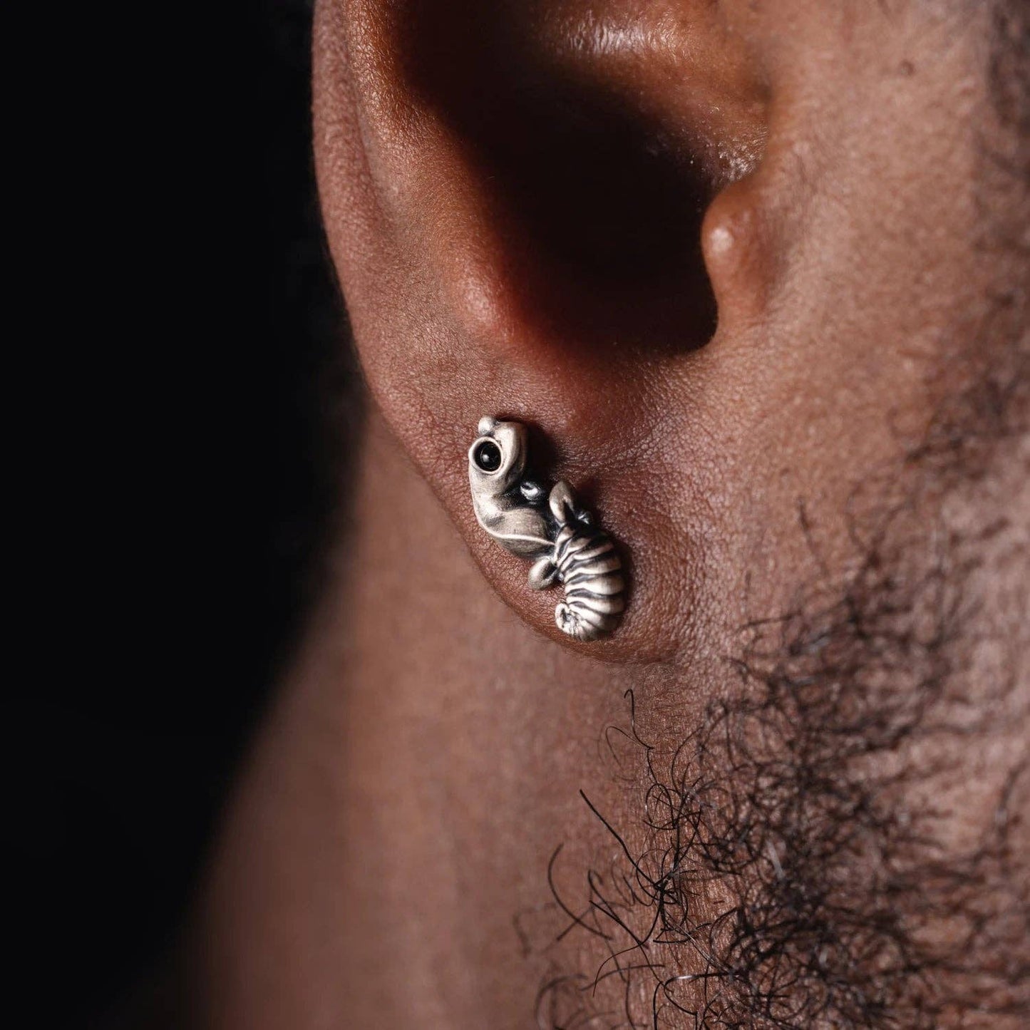 Coppertist.wu - Knob Tail Gecko Earrings: Oxidized Silver