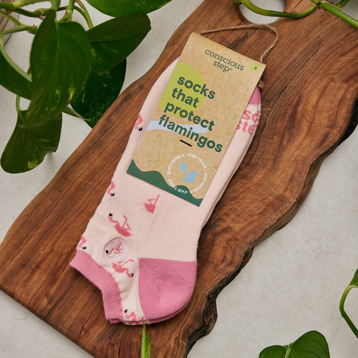 Ankle Socks that Protect Flamingos: Medium