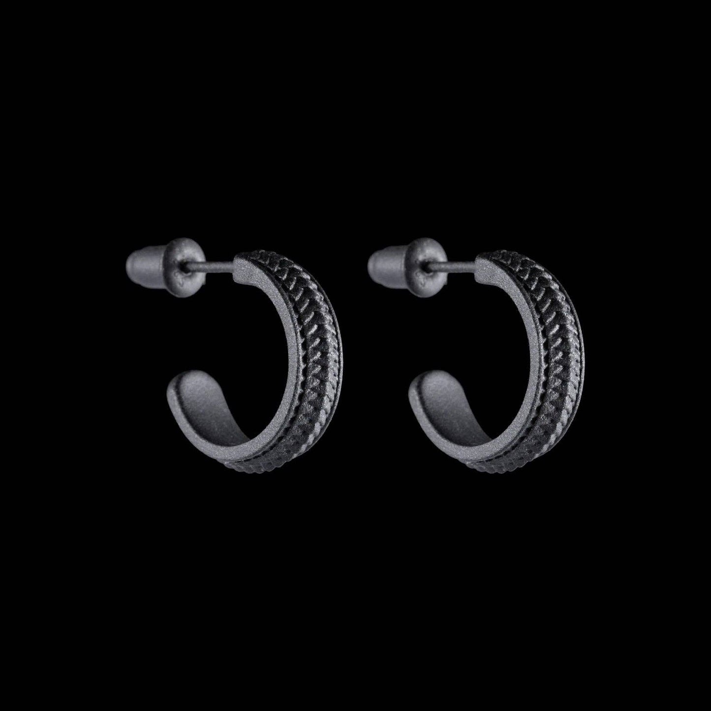 Snake Scale Stud Earrings: Black