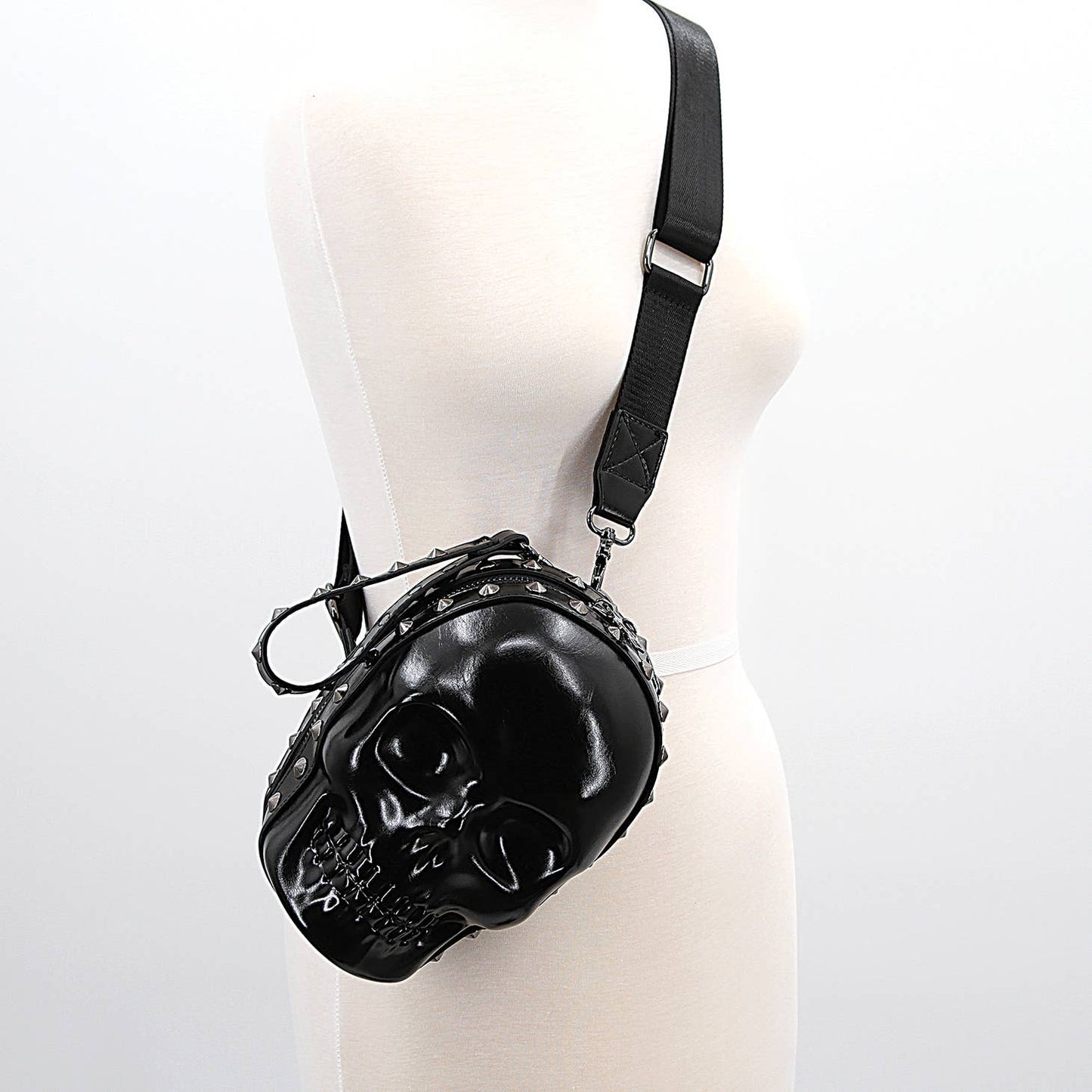 SKULL HEAD XBODY BAG IN VINYL