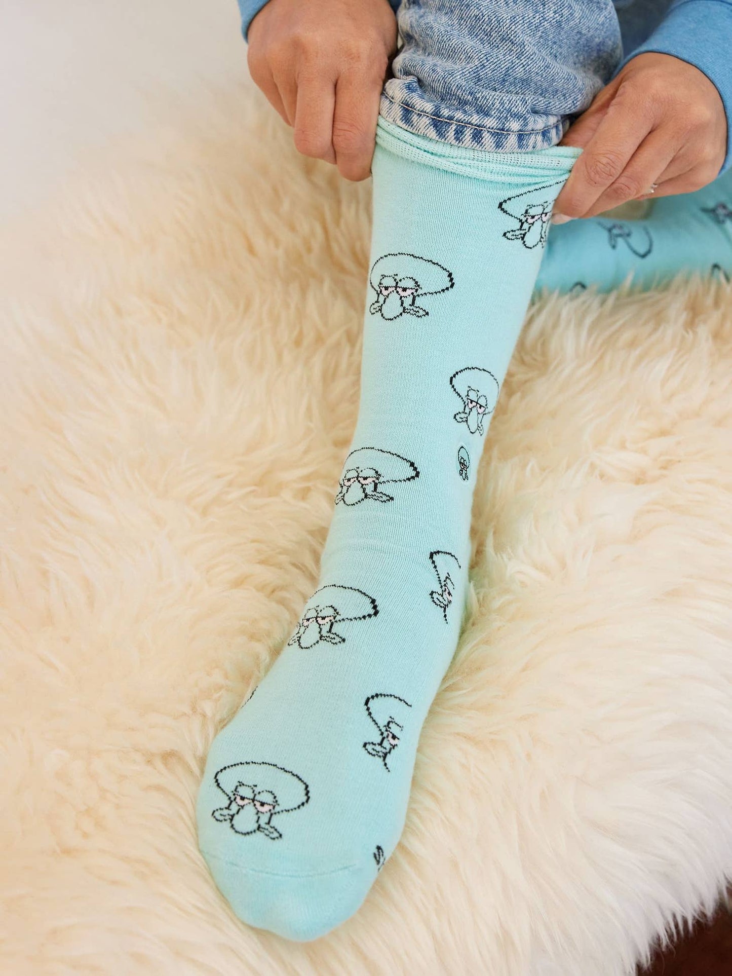 Squidward Socks that Protect Oceans M